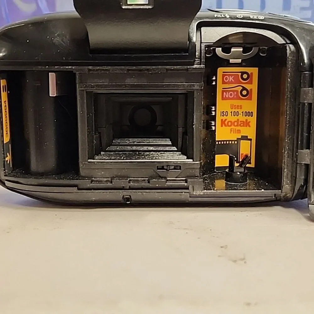 Kodak Cameo Focus Free 35MM Film Camera TESTED WORKS